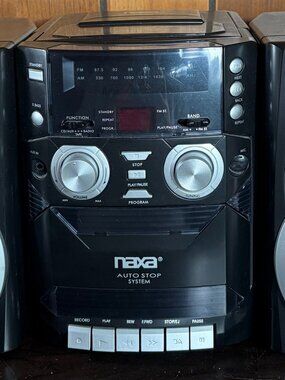 Naxa NPB-426 Portable CD Player with AM-FM Stereo Radio Cassette Player- TESTED